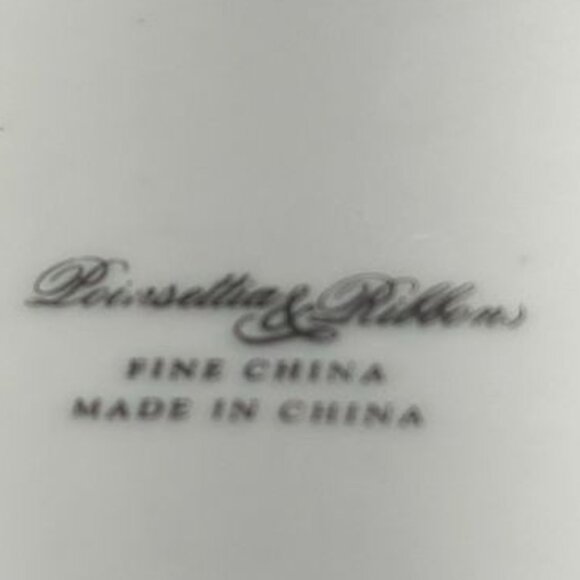 Set Of 3 Poinsettia & Ribbons Fine China Holiday Mugs With Gold Trim Made In Chi - Picture 3 of 6